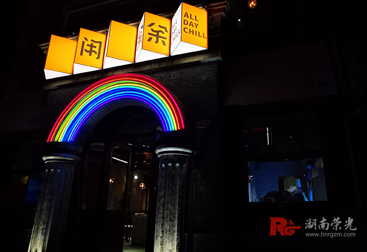 �L(zh��ng)ɳ�W(w��ng)�t�����O(sh��)Ӌ(j��)�İl(f��)��ʺ��T�^����