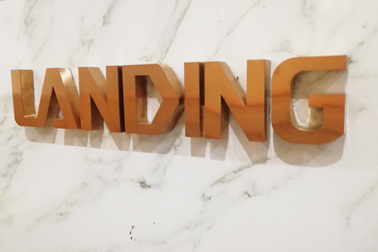 �Lɳ���P����w��