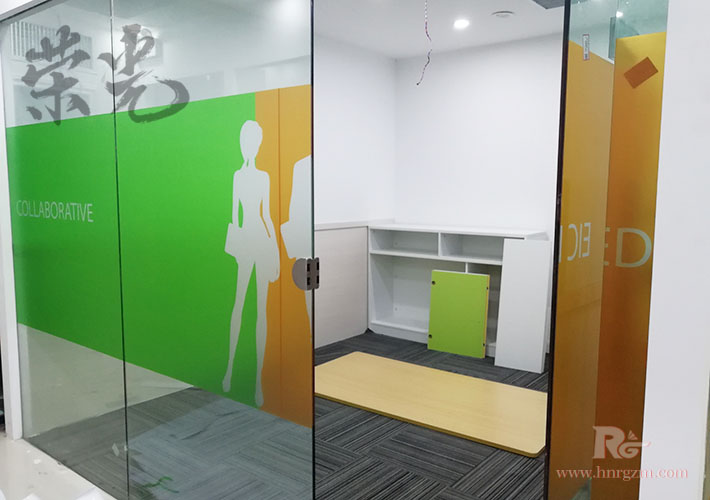 �L(zh��ng)ɳ����͸��Ĥ